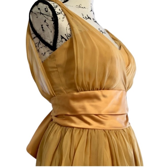 Vintage 40s Hand Crafted Gold Sleeveless Bow Detail Wiggle Dress - Picture 3 of 12